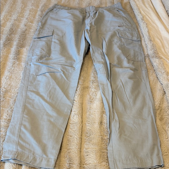Nike Men's Light Gray Cargo Pants - Picture 1 of 4